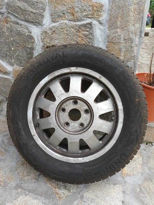 Продавам четири зимни гуми с джанти за пасат