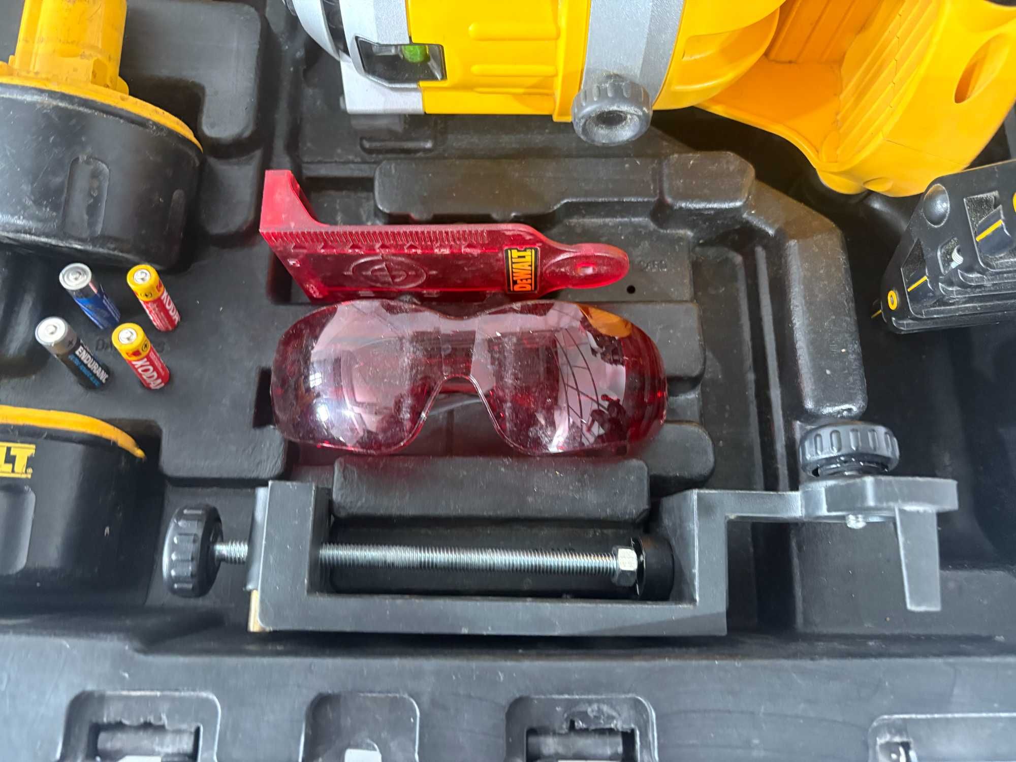 Лазерен нивелир - Dewalt DW073 18V
