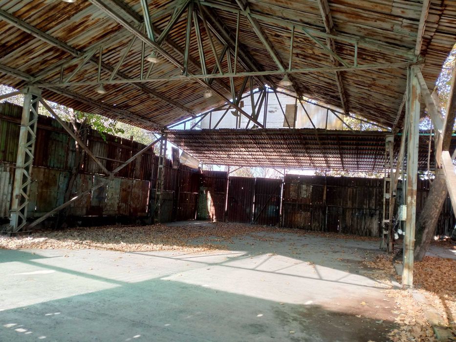 715kvm. 2qavatli Mirzo Ulug'bek tumani Yugnakiy mahallasida joylashgan