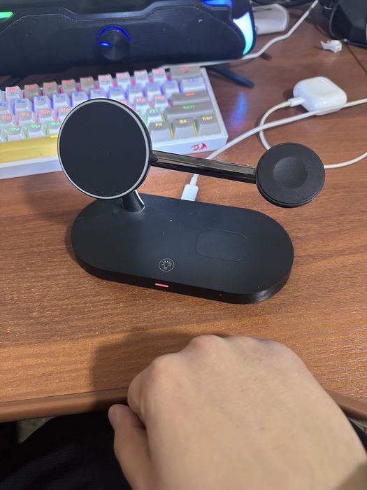 Беспроводная зарядка 5-1 Iphone,apple watch,air pods