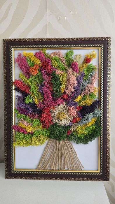 Подаръци с мъх , кашпи с рози