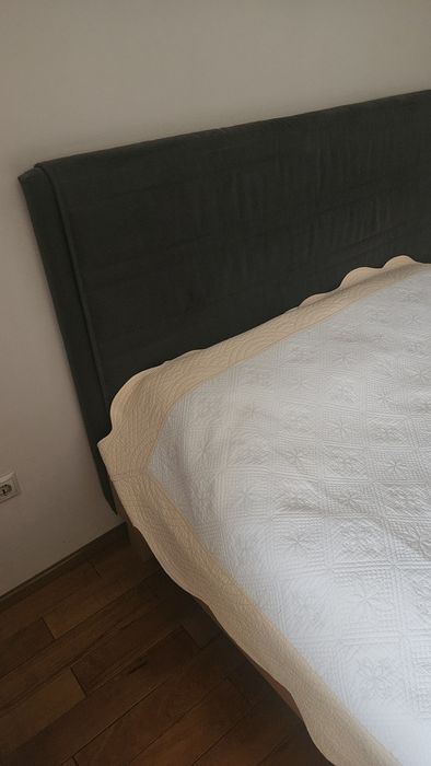 Легло 160/200 см – сива табла, рамка фурнир, отлично състояние