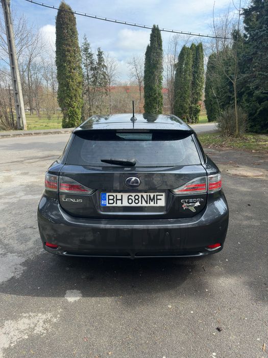 Autoturism Lexus CT200h