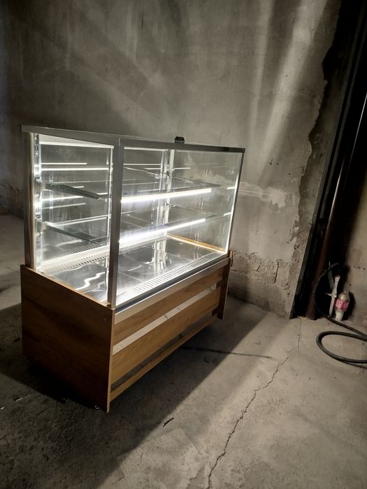 Pishiriq shashlik  uchun haladilnok vitrina