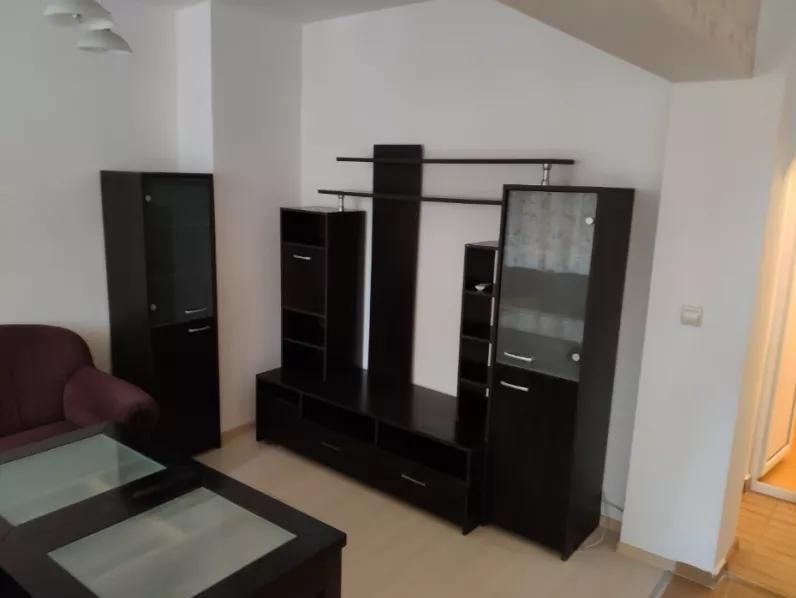 Двустаен апартамент, под наем, Център