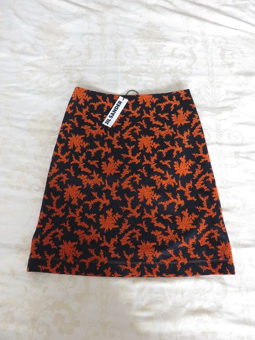 Къса пола Jil Sander, M - L, нова