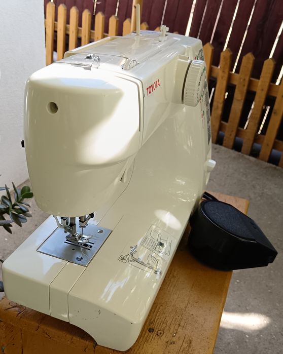 TOYOTA, mașina de cusut electrica, cu pedala