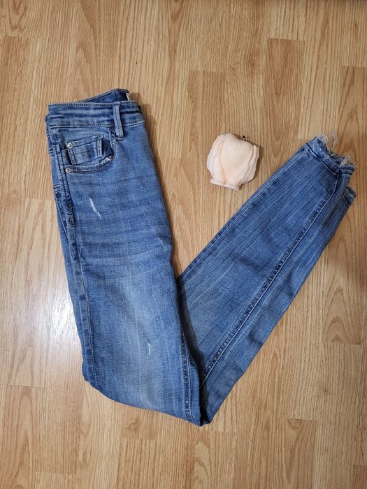 Vand lot blugi xs, s dama