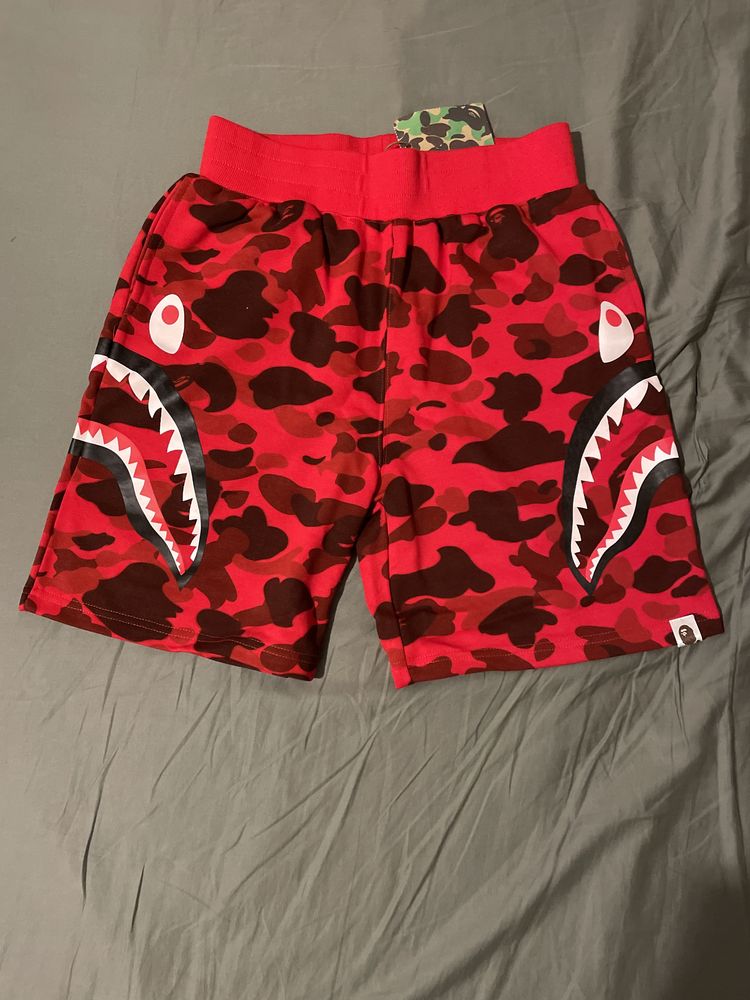 Pantaloni scurti Bape Rosii Camo Side Shark