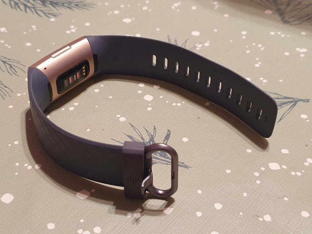 Vand bratara fitness Fitbit charge 3 Rose Gold+bratara metalica cadou