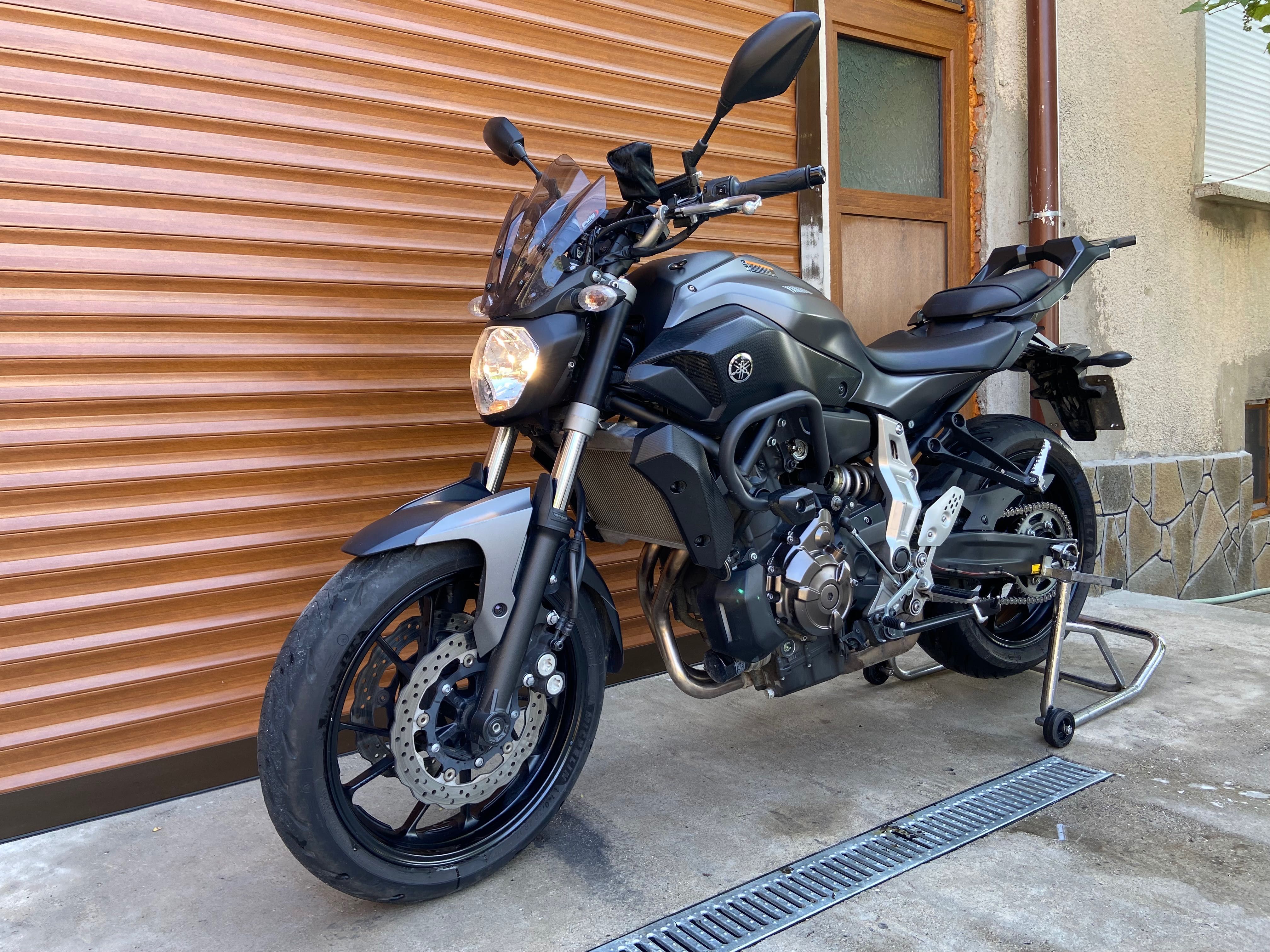 Yamaha mt-07 700cc