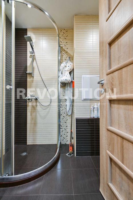 Продава се Тристаен апартамент в София, Люлин 4 - 81 кв.м за 2223 €/кв.м - Снимка #12