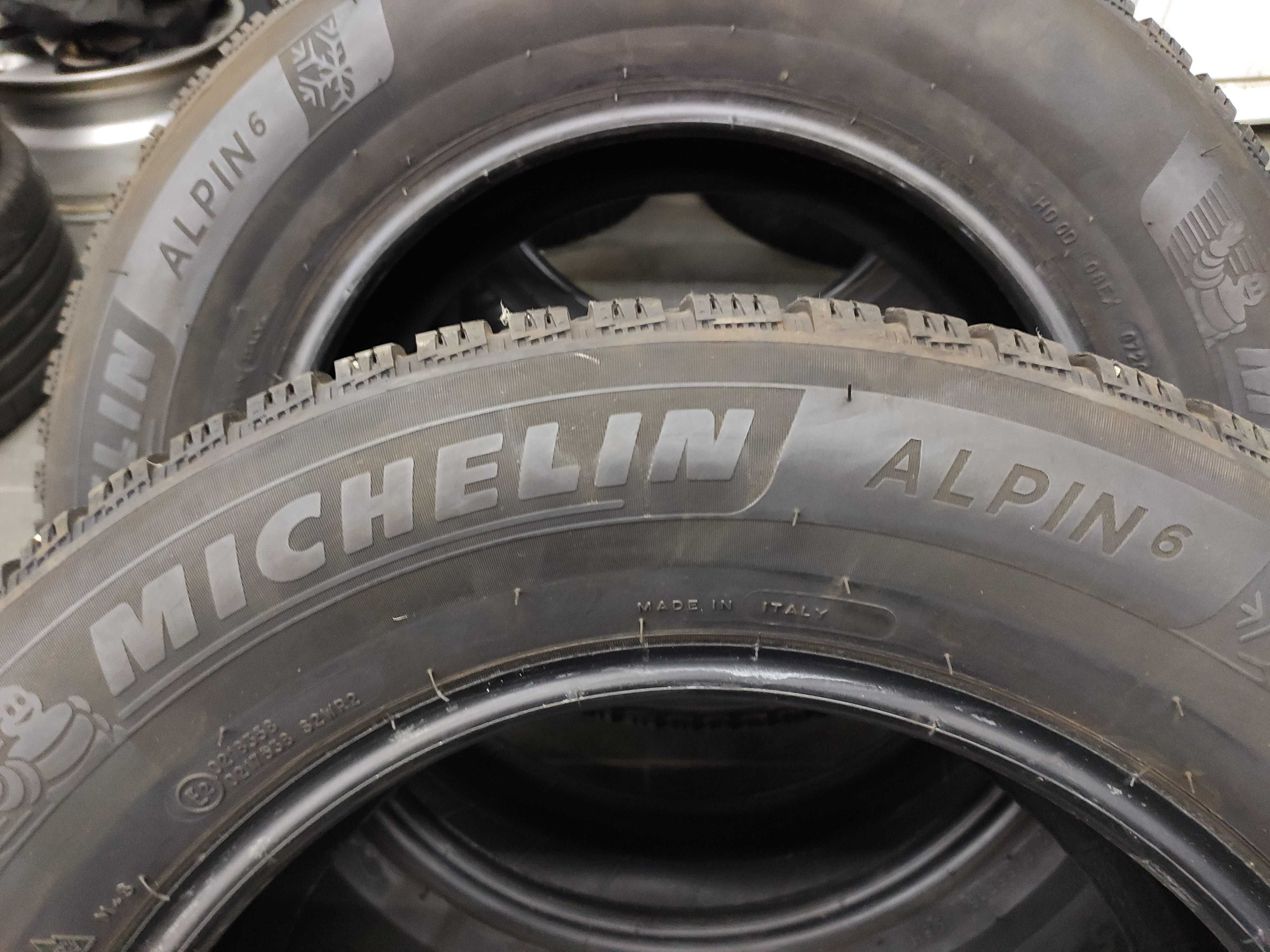 4бр Почти Нови Зимни Гуми 215 65 16 - Michelin