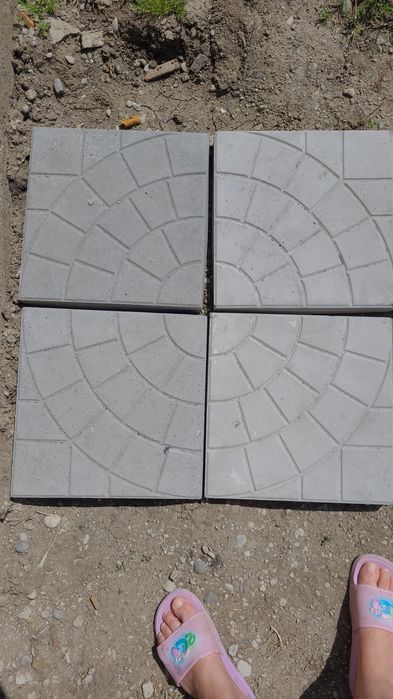OFERTA 10+1 GRATIS Capace gard din beton aditivat și vibrat