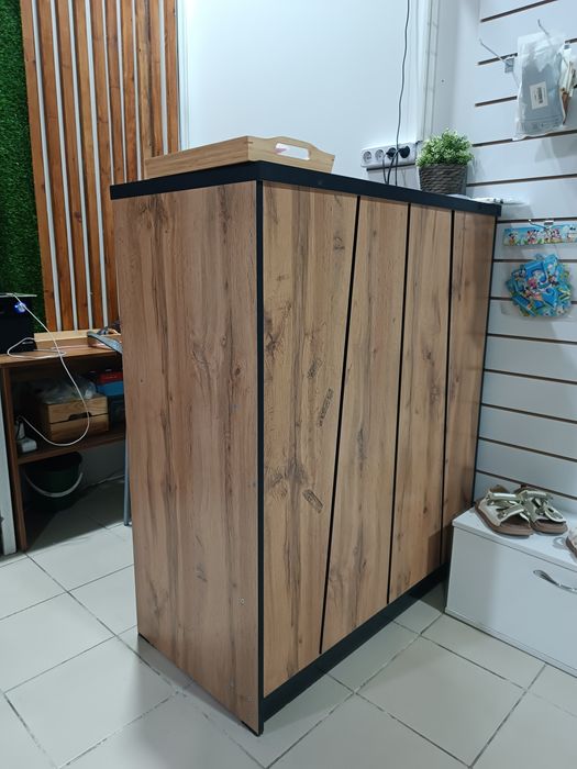 Продам ресепшн  , коричневый