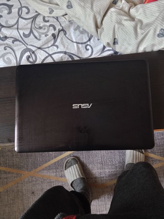 Продам ноутбук, рабочий , только нет зарядки