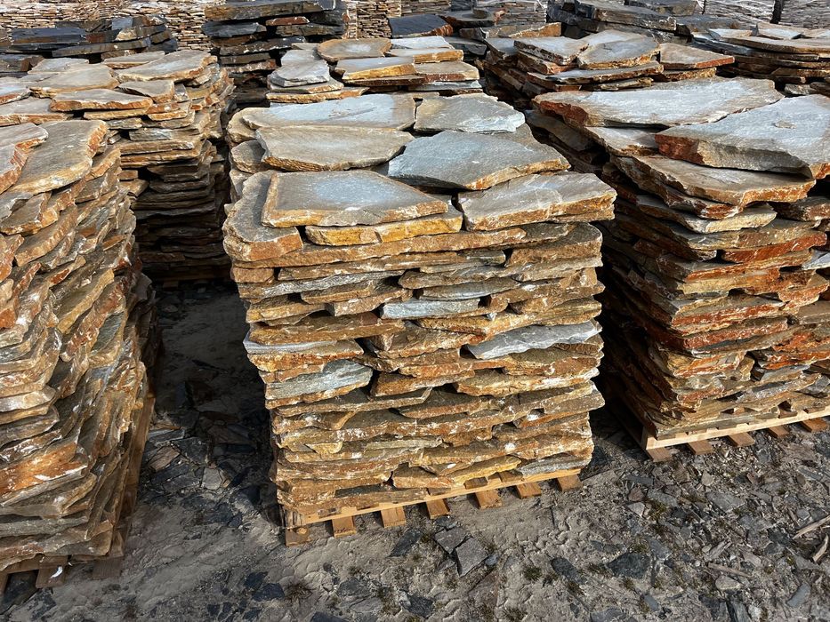 Жълт камък за под