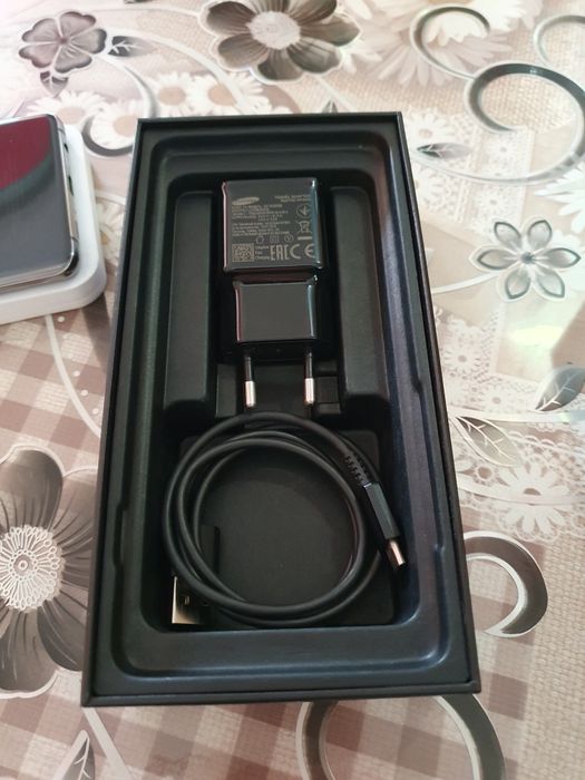 Vând Samsung Galaxy S10 Plus Ca Nou