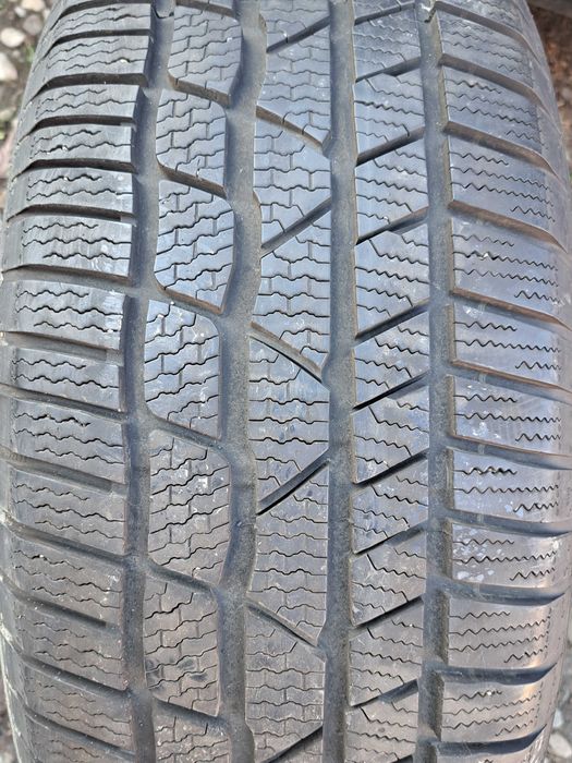 Set anvelope iarna Continental dimensiuni 235/55R18