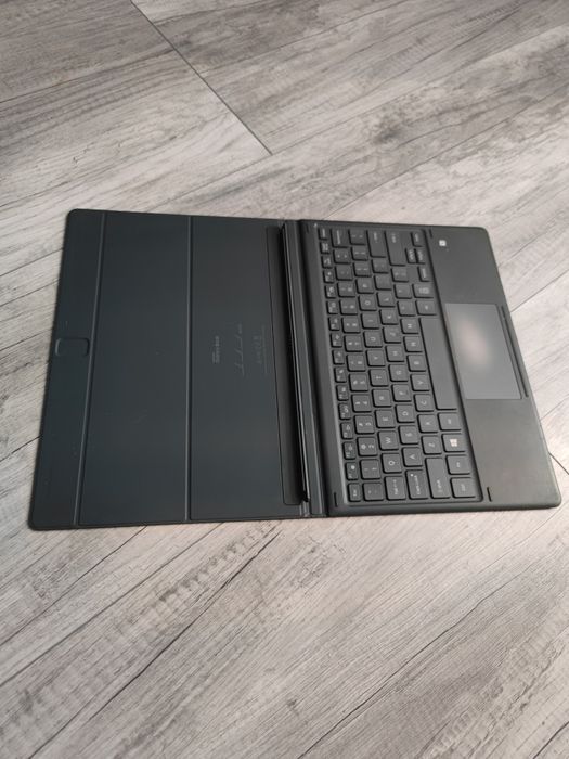 Samsung Book 12 OLED 12" 2k Intel i5, 8 GB RAM SSD 256 GB Tableta PC