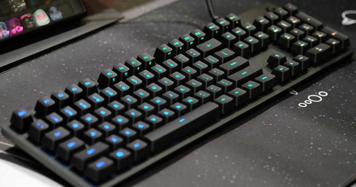 Механична клавиатура Logitech G512 CARBON