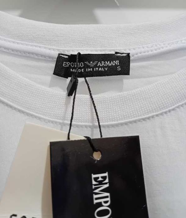 Чисто нова оригинална тениска Armani