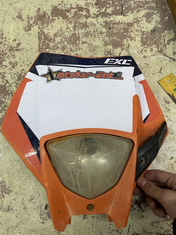 Части  , стикери , фар за ктм , пластмаса husqvarna