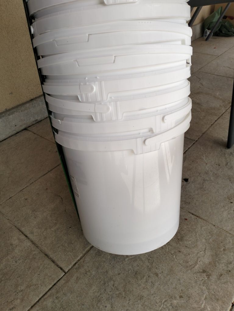 Galeti de plastic diferite marimi și forme la super preț!