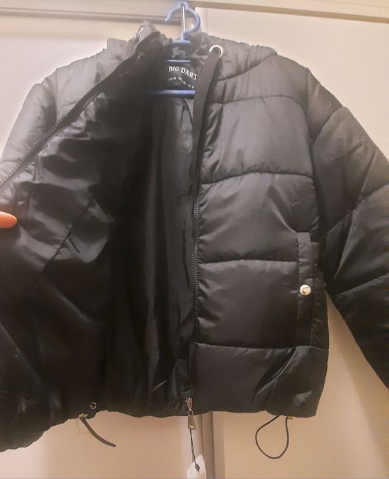 Ново дамско яке р-р 40/Л
