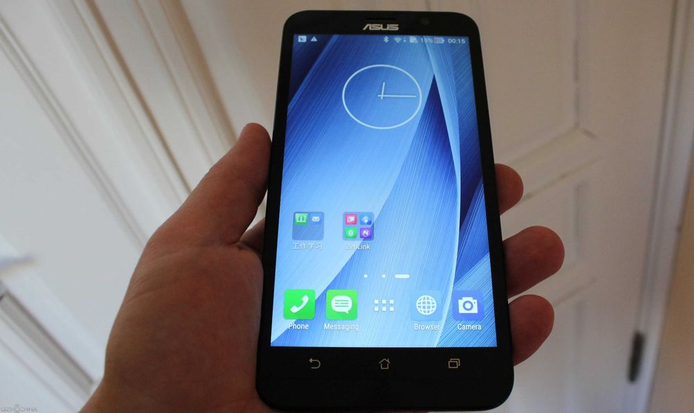 Телефон ASUS ZenFone 2