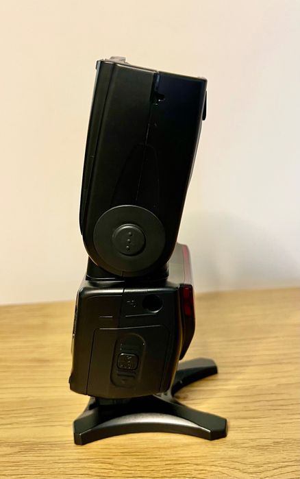 Светкавица Nikon sb 700