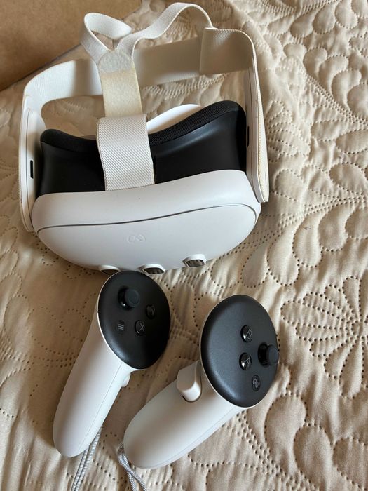 Meta Quest 3 128GB + оригинален калъф