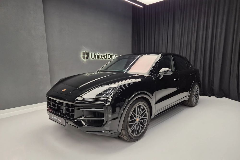 Porsche Cayenne Coupe Cayenne Coupe e-Hybrid 2024 / 470 CP