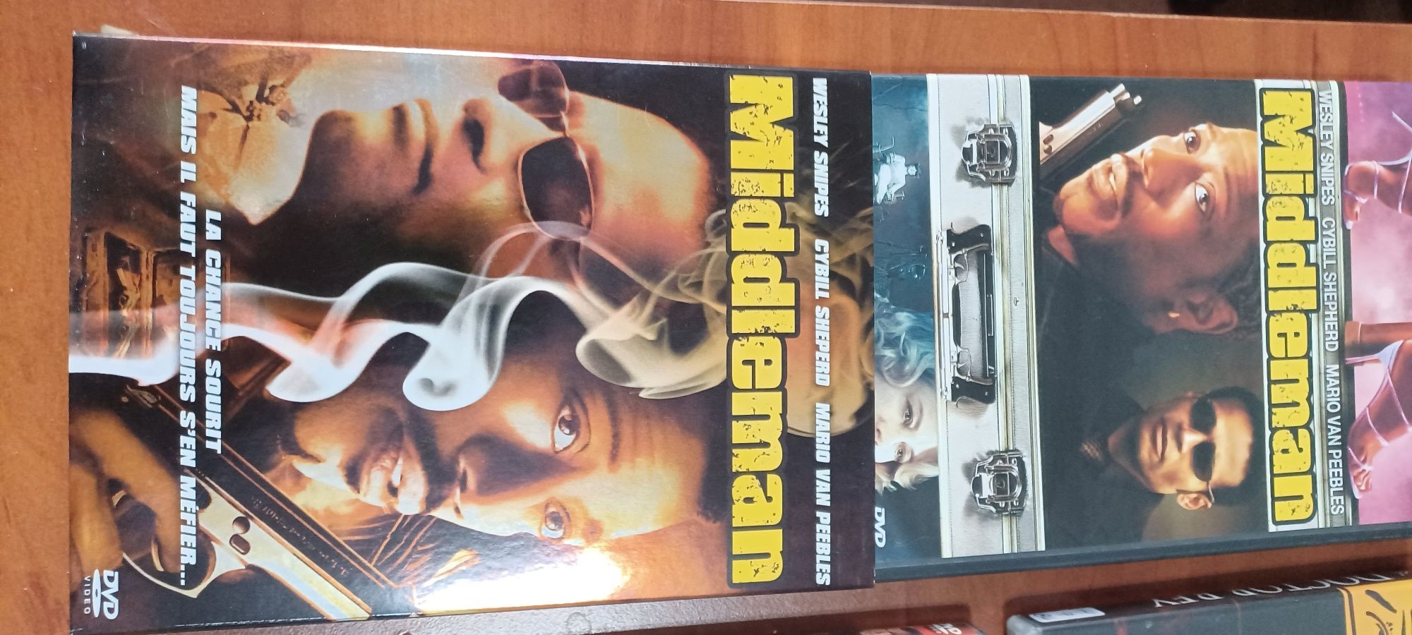 Dvd originale 250 de dvd,Se dau toate.Pret 2 RON bucataa