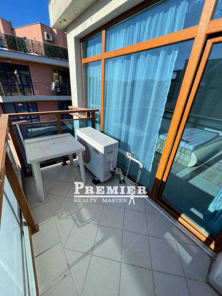 Продава се Двустаен апартамент в к.к. Слънчев бряг - 61 кв.м за 910 €/кв.м - Снимка #5