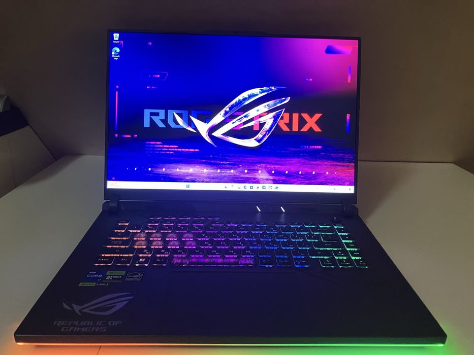 Лаптоп ASUS ROG Strix G16