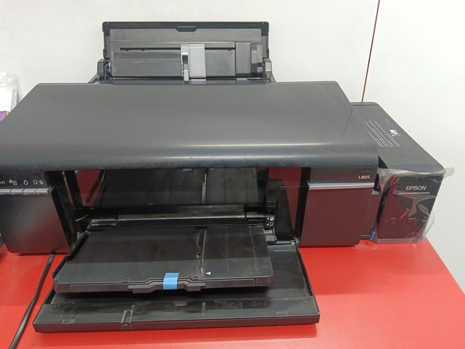 Принтер Epson l805 в отличном состоянии с коробкой