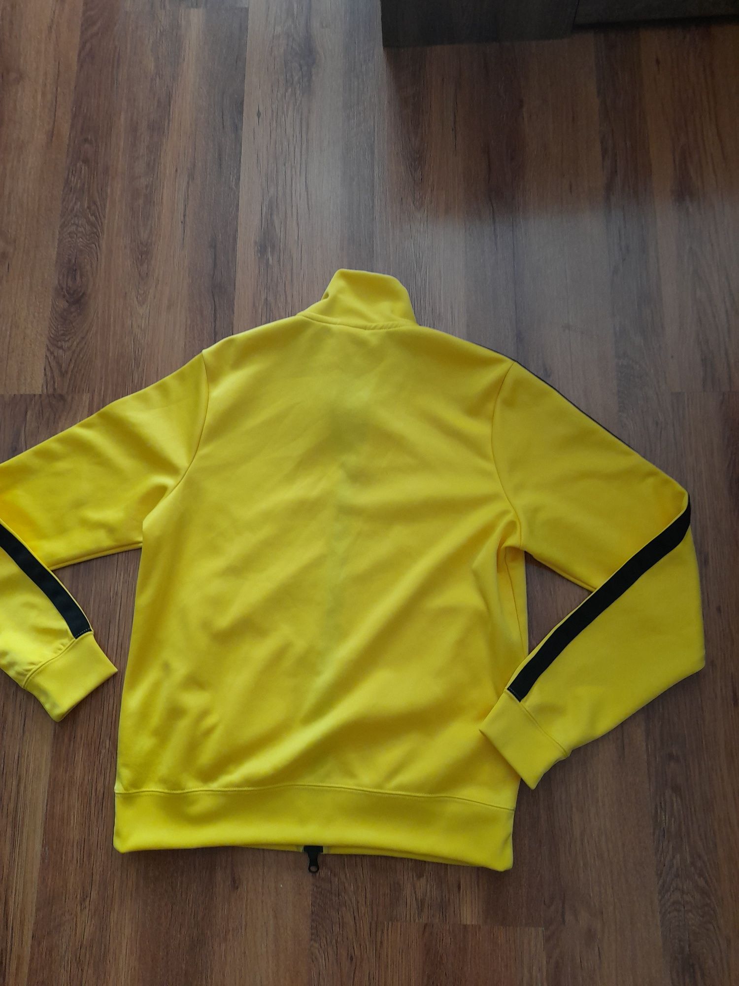 Nike мъжко горнище M размер.