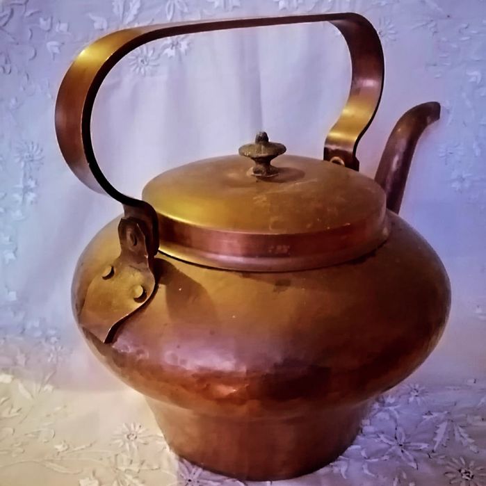 Винтидж чайник. Мед.