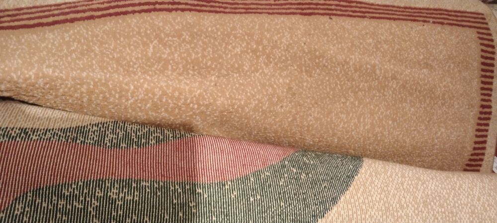 Продам дваПродам 2  ковра  2на3   в хорошем состоянии.
