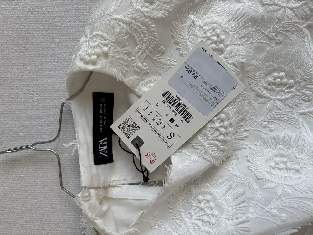 Нова бяла рокля Zara, размер С