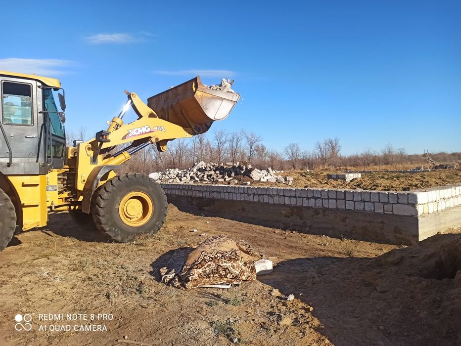 Земельный участок с фудаментом и стройматериалом частично с/к Сарбаз