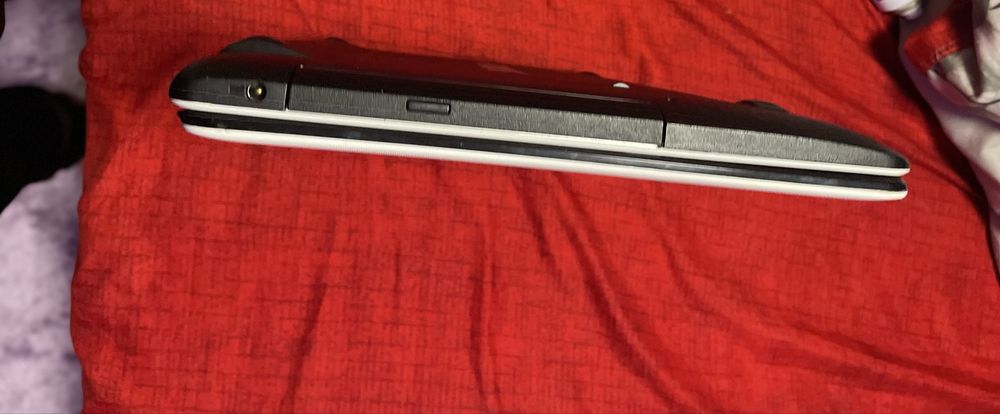 Vand leptop uri 500 lei negociabil,