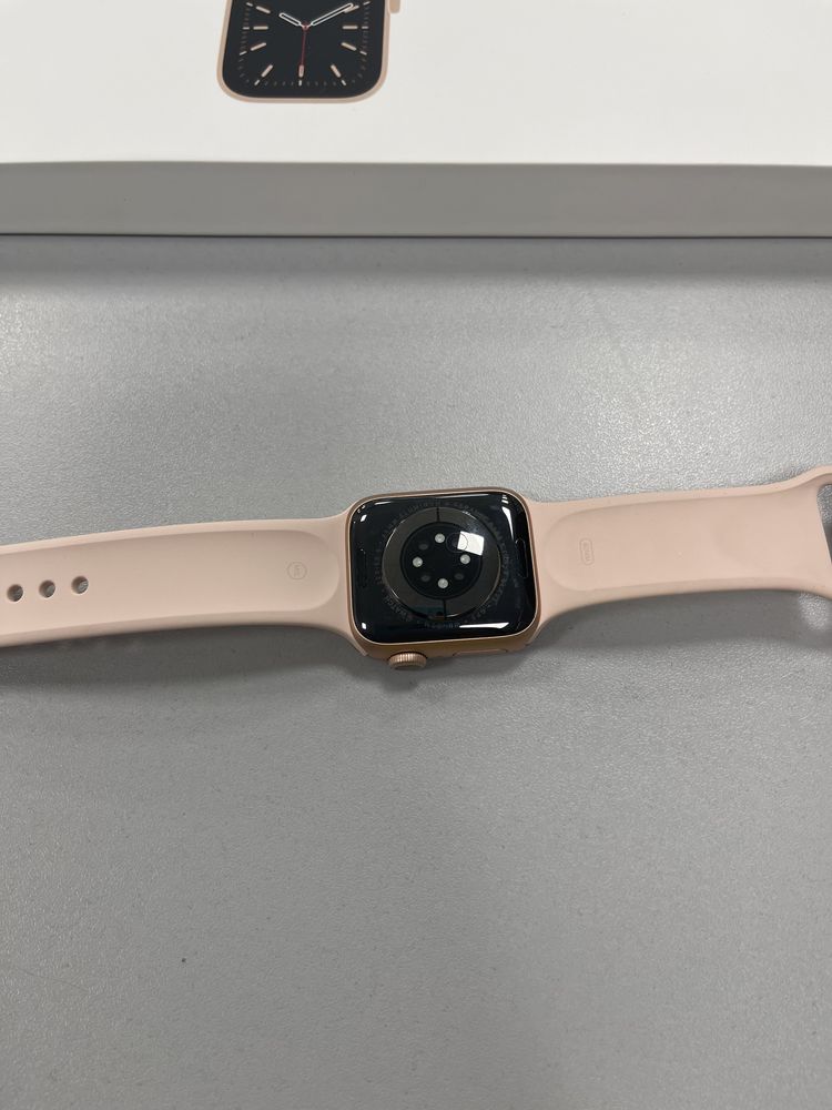 Часы Apple Watch Series 6 40 mm (г. Алматы) лот:226381