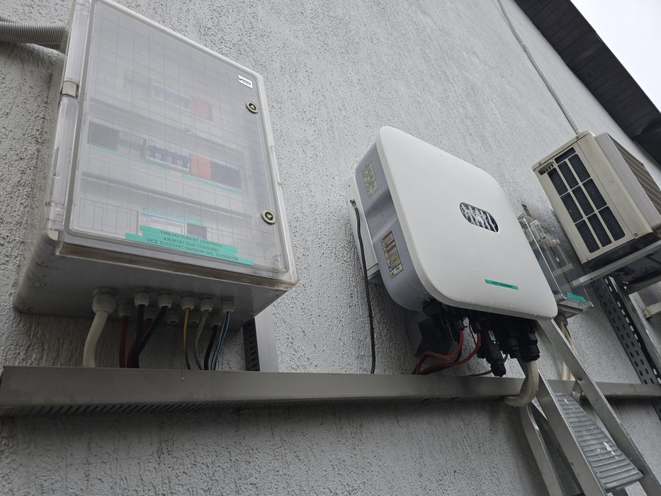 Invertor Huawei 12 kw + dongle + 4 optimizatoare panouri