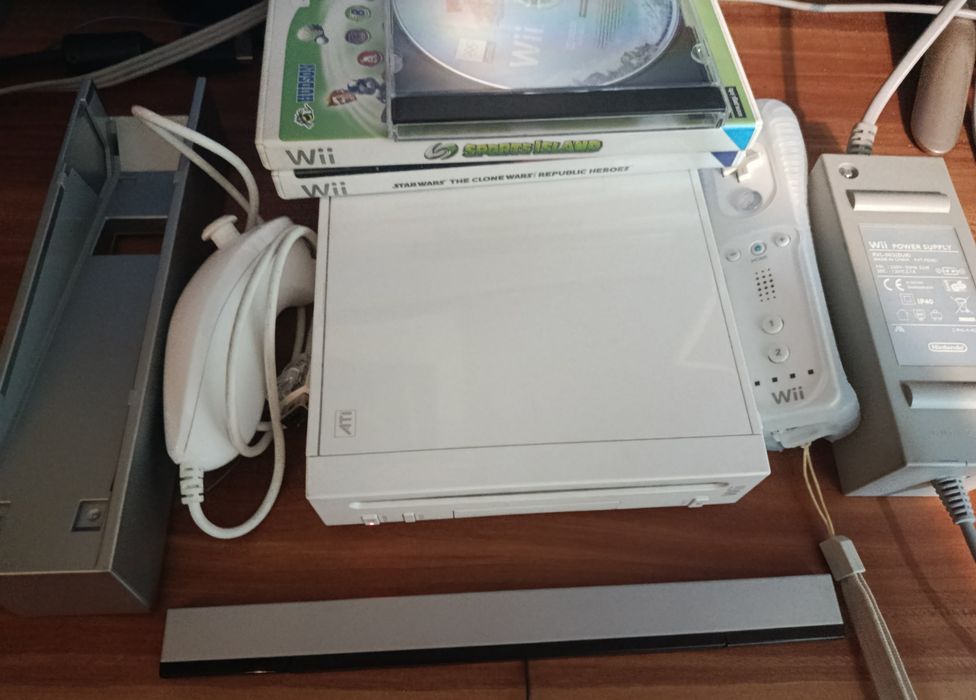 Consola Nintendo Wii + accesorii + jocuri
