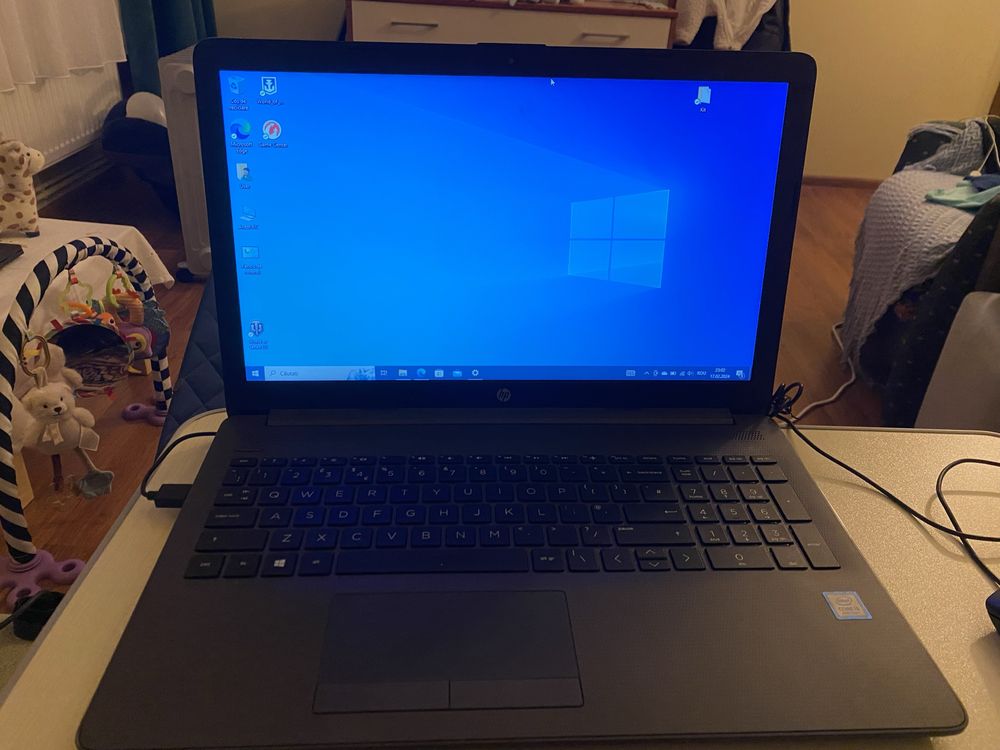 Laptop HP G7 250