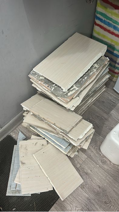 Отдам кафель б/у