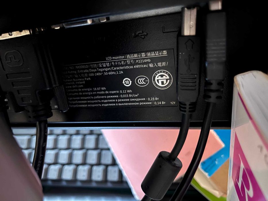 Два IPS монитора - 21.5" Dell P2214Hb и 23.8" BenQ GW2406Z