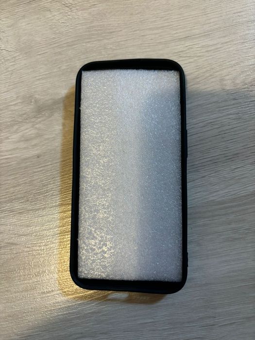 Huse telefon iPhone 14 și iPhone 14pro negru și bej